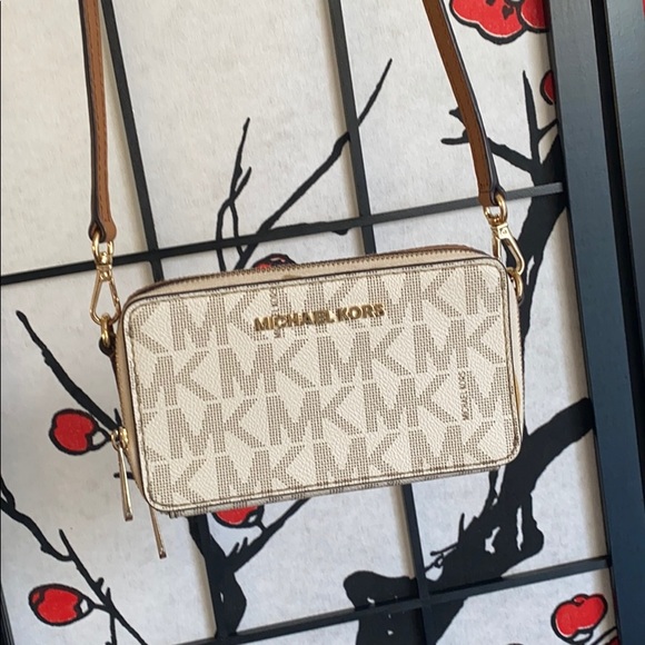 Michael Kors Handbags - Crossbody